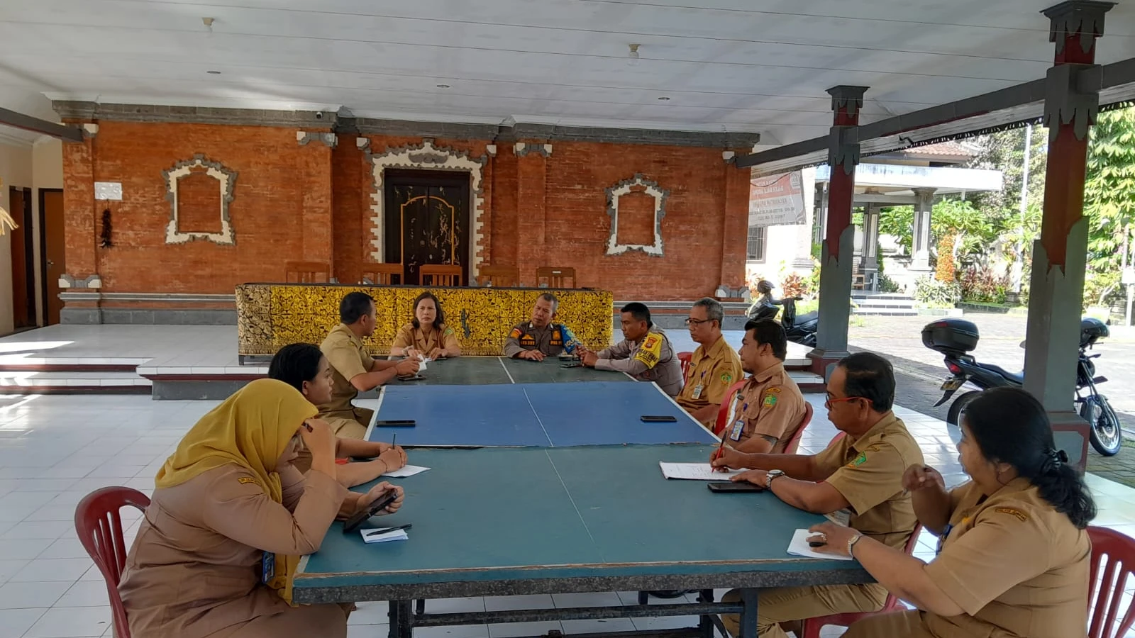 Kelurahan Baler Bale Agung Gelar Rapat Konsolidasi untuk Penguatan Layanan Informasi Publik